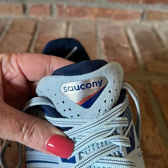 Saucony Omni 19 Athletic Shoes - Picture 7 of 10